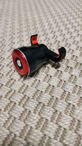 Sillín MOST prostático + luz trasera