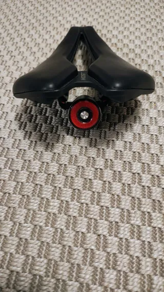 Sillín MOST prostático + luz trasera