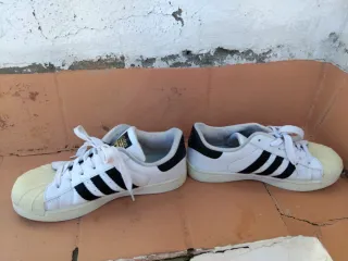 Zapatillas Adidas Azules y Blancas