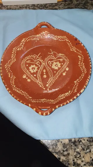 5 Pratos, decorados em terracota 22,5 cm diametro