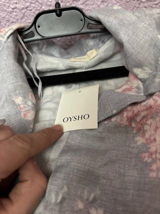 Conjunto mujer floral gris y rosa