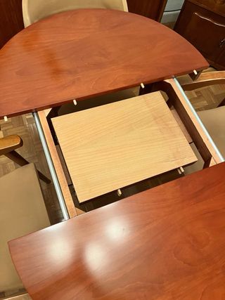 Conjunto mesa redonda antigua y 4 sillas