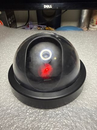 Cámara Domo Falsa Seguridad con LED Rojo