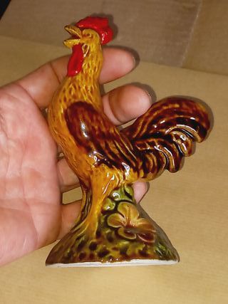 Estatueta de cerâmica de Galo de Barcelos