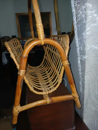 Portariviste in rattan