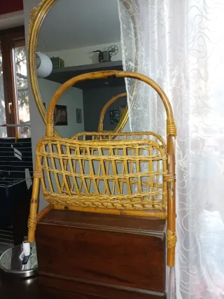 Portariviste in rattan