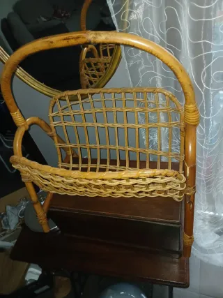 Portariviste in rattan