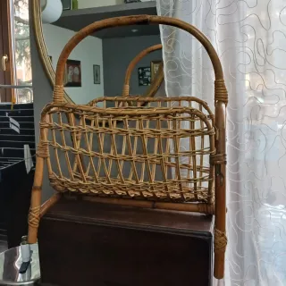 Portariviste in rattan