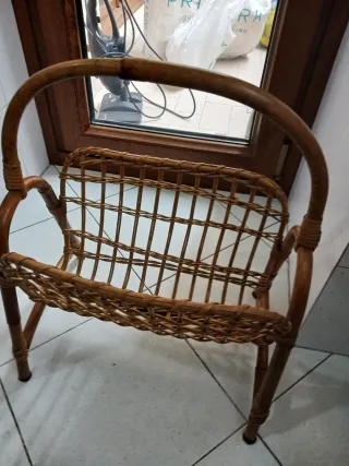 Portariviste in rattan