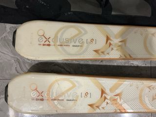 Esquís Dynastar con fijaciones