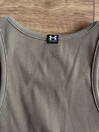 Top Under Armour Beige Talla S
