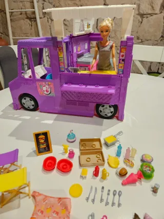 Camión de Comida Barbie con Accesorios
