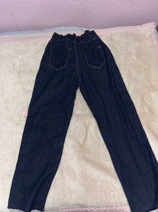 Pantalón vaquero azul de tiro alto