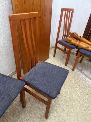 Mesa de comedor de madera