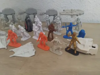 Star Wars Comand Series - Millennium Falcon Set