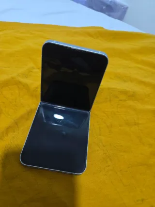 Samsung Galaxy Z Flip 6