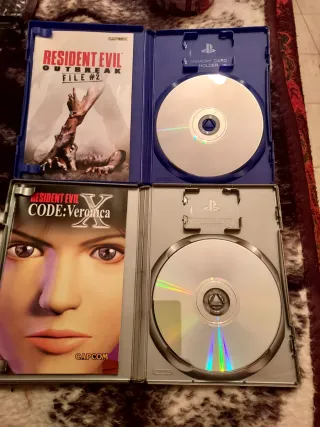 Lote PS2 Resident Evil Code Veronica + Outbreak 2