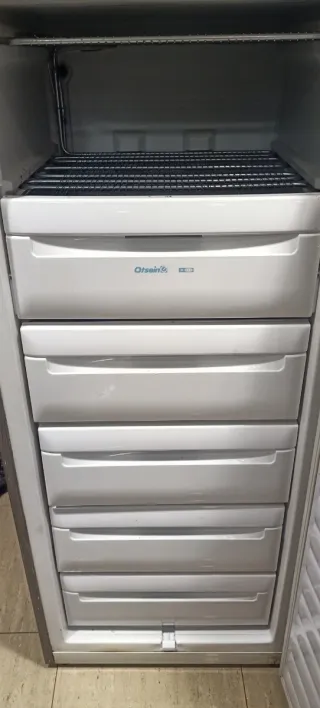 Congelador vertical OTSEIN