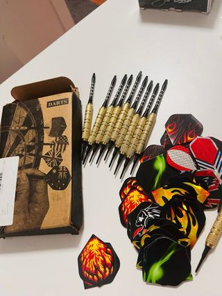 Juego de 12 dardos punta blanda 30 plumas