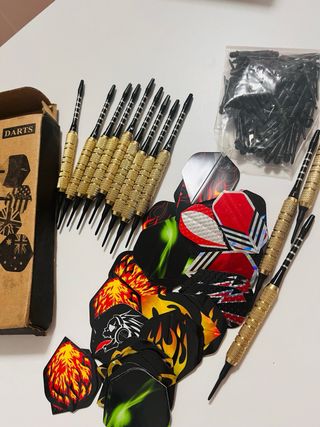 Juego de 12 dardos punta blanda 30 plumas