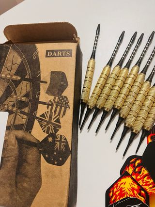 Juego de 12 dardos punta blanda 30 plumas