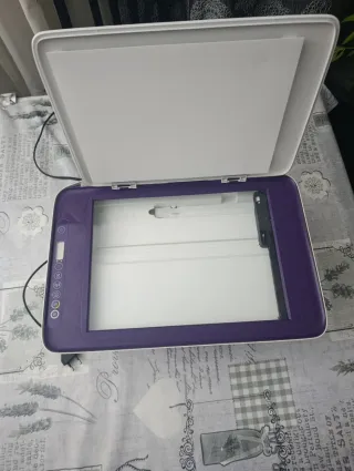 Stampante HP viola e bianca