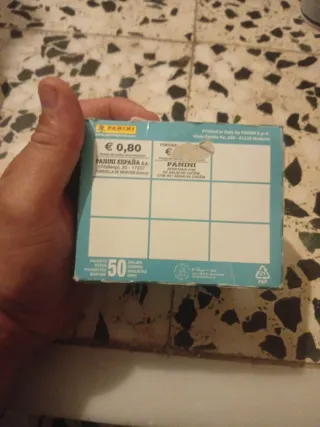 Caja de cromos Los Pitufos