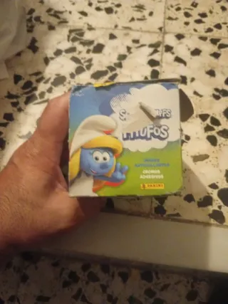 Caja de cromos Los Pitufos