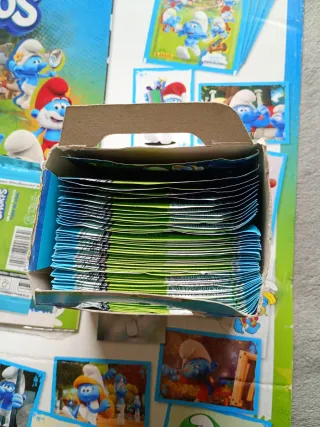 Caja de cromos Los Pitufos más el álbum