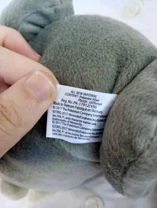 Pokémon peluche do pokémon Duskull da marca tomy