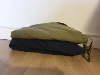 Confezione di tute premaman blu e verde