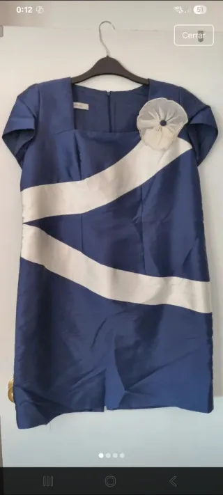 Vestido de fiesta azul y blanco