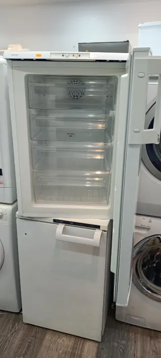 Congelador Vertical Electrolux Blanco