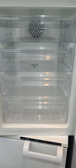 Congelador Vertical Electrolux Blanco