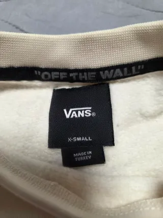 Sudadera Vans Beige con Diseño de Serpiente