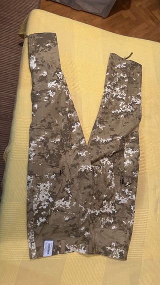 Pantalón militar camuflaje beige