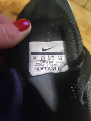 Zapatillas Nike Negras y Grises