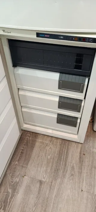 Congelador Vertical Blanco Whirlpool