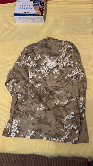 Chaqueta militar camuflaje beige