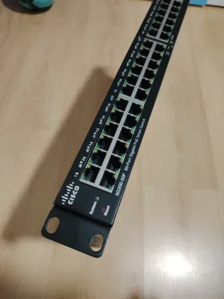 Switch Cisco SG200-50P 50-Port Gigabit PoE