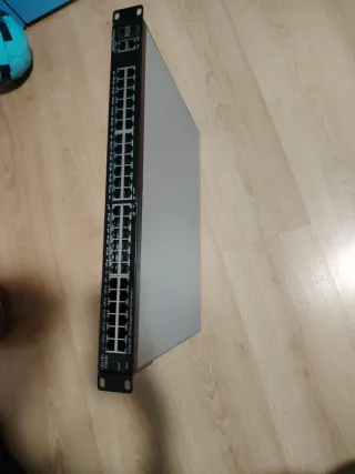 Switch Cisco SG200-50P 50-Port Gigabit PoE