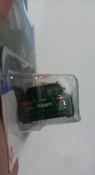 Hot Wheels 17 Audi RS 6 Avant