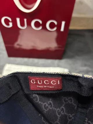 Gorra Gucci GG Supreme con banda