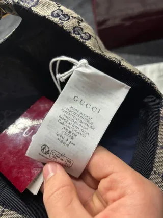 Gorra Gucci GG Supreme con banda