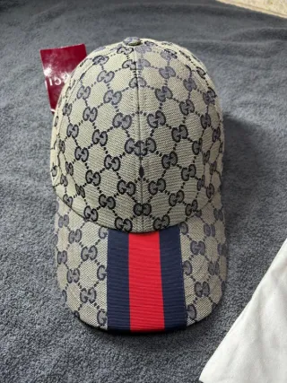 Gorra Gucci GG Supreme con banda