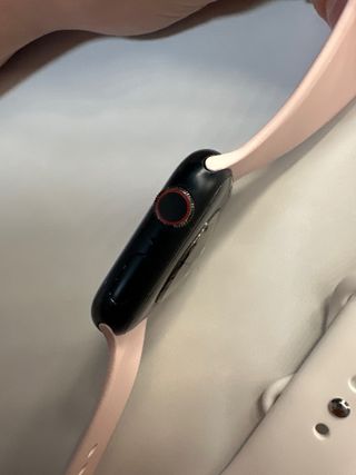 Apple Watch Series 7 GPS + Cellular.