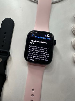 Apple Watch Series 7 GPS + Cellular.
