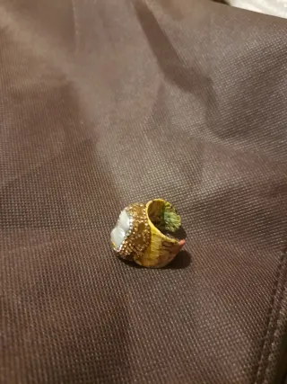 Anillo fantasía dorado con perla