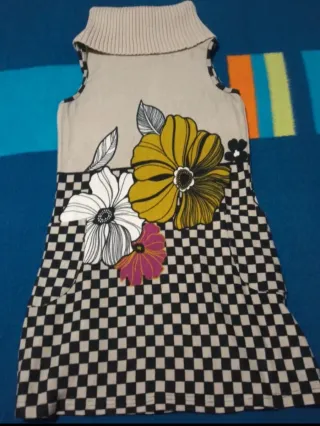 Vestido sin mangas estampado floral