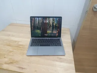 MacBook Pro 13 2018 i5 Quad Core 16GB RAM